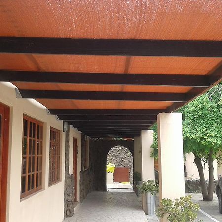 Larissa Hotel Maun Buitenkant foto
