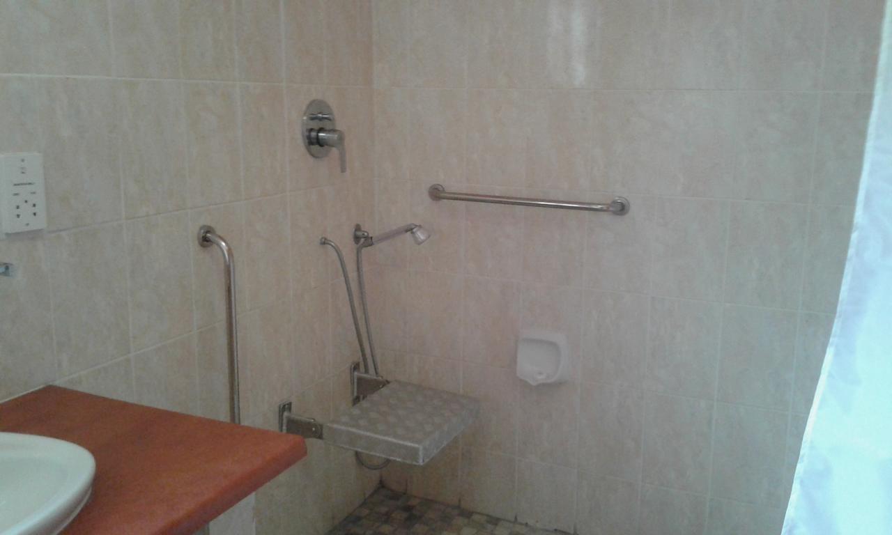 Larissa Hotel Maun Buitenkant foto