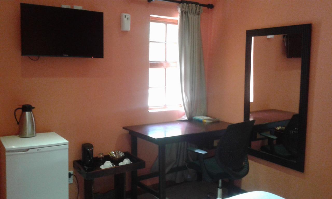 Larissa Hotel Maun Buitenkant foto